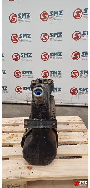 Mercedes-Benz Occ AdBluetank 25L + AdBlueniveausensor Mercedes - Système de carburant pour Camion: photos 3 Mercedes-Benz Occ AdBluetank 25L + AdBlueniveausensor Mercedes - Système de carburant pour Camion: photos 3