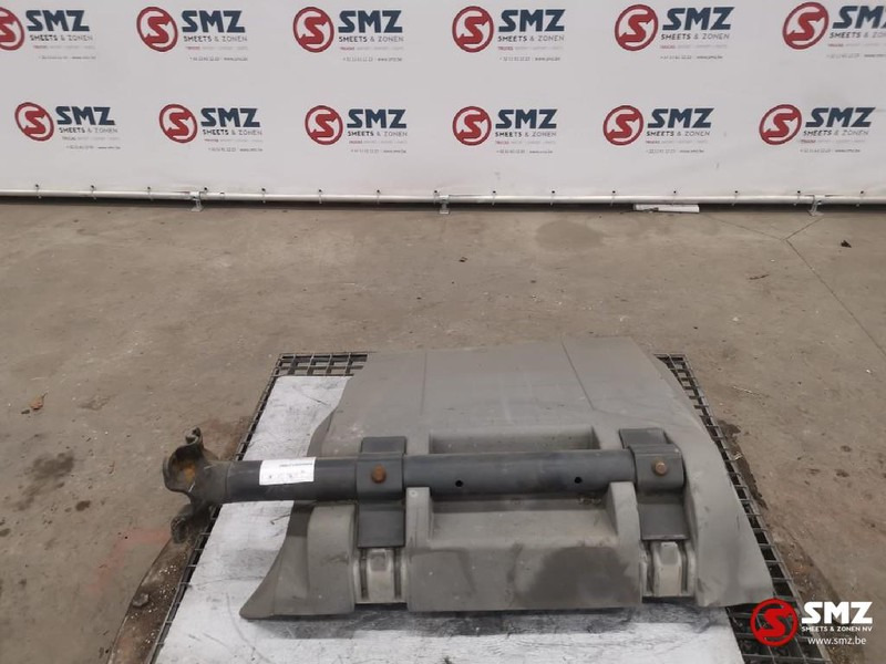 Mercedes-Benz Occ Spatbord met steun Actros MP2/MP3 - Carrosserie et extérieur pour Camion: photos 3 Mercedes-Benz Occ Spatbord met steun Actros MP2/MP3 - Carrosserie et extérieur pour Camion: photos 3