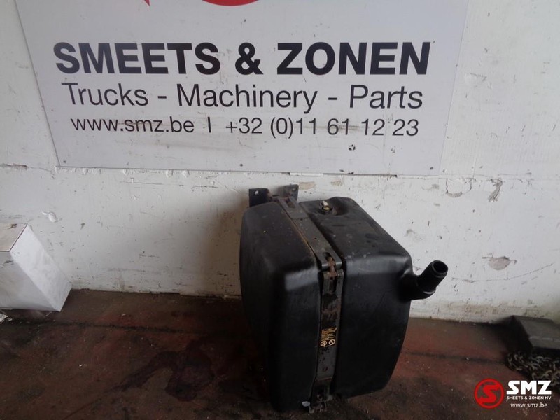 Mercedes-Benz Occ adbleu tank 85L - AdBlue réservoir pour Camion: photos 1 Mercedes-Benz Occ adbleu tank 85L - AdBlue réservoir pour Camion: photos 1