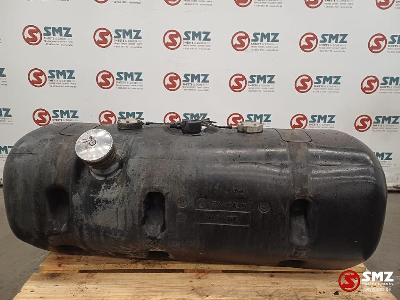 Mercedes-Benz Occ brandstoftank 220L Mercedes - Réservoir de carburant pour Camion: photos 1 Mercedes-Benz Occ brandstoftank 220L Mercedes - Réservoir de carburant pour Camion: photos 1