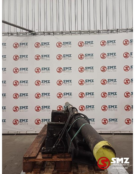 Mercedes-Benz Occ hydraulische uitschuifbare achterbumper Merced - Frame/ Châssis pour Camion: photos 3 Mercedes-Benz Occ hydraulische uitschuifbare achterbumper Merced - Frame/ Châssis pour Camion: photos 3