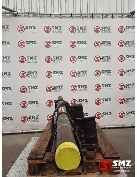 Mercedes-Benz Occ hydraulische uitschuifbare achterbumper Merced - Frame/ Châssis pour Camion: photos 4 Mercedes-Benz Occ hydraulische uitschuifbare achterbumper Merced - Frame/ Châssis pour Camion: photos 4