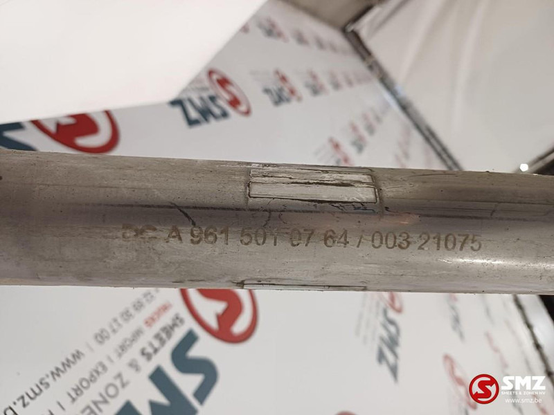 Mercedes-Benz Occ koelleiding intarder Mercedes - Système de refroidissement pour Camion: photos 3 Mercedes-Benz Occ koelleiding intarder Mercedes - Système de refroidissement pour Camion: photos 3