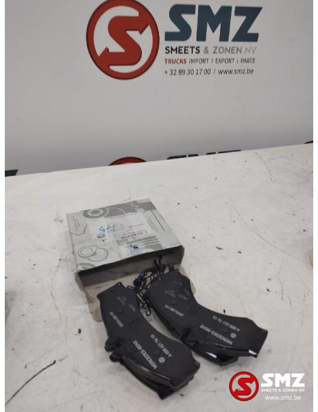 Mercedes-Benz Set remblokken mercedes sprinter w901-w905 a008420 - Plaquettes de frein pour Camion: photos 1 Mercedes-Benz Set remblokken mercedes sprinter w901-w905 a008420 - Plaquettes de frein pour Camion: photos 1