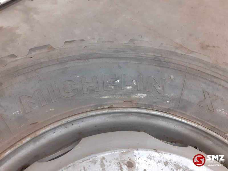 Michelin Occ vrachtwagenband Michelin 265/70R19.5 - Pneu pour Camion: photos 2 Michelin Occ vrachtwagenband Michelin 265/70R19.5 - Pneu pour Camion: photos 2