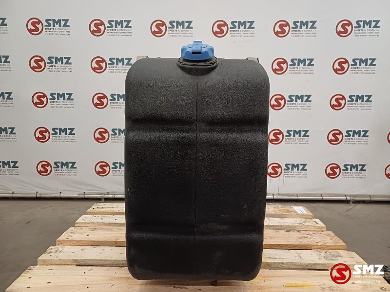 Renault Occ AdBluetank + AdBluepomp Renault - Système de carburant pour Camion: photos 1 Renault Occ AdBluetank + AdBluepomp Renault - Système de carburant pour Camion: photos 1