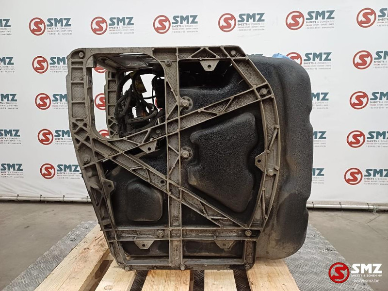 Renault Occ AdBluetank + AdBluepomp Renault - Système de carburant pour Camion: photos 4 Renault Occ AdBluetank + AdBluepomp Renault - Système de carburant pour Camion: photos 4