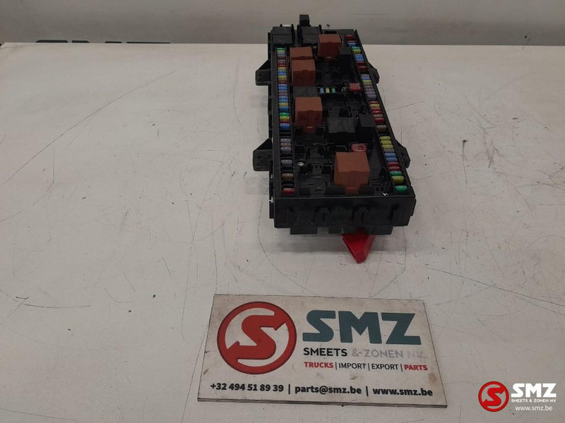 Renault Occ ECU VMCU2 regeleenheid Renault - Bloc de gestion pour Camion: photos 3 Renault Occ ECU VMCU2 regeleenheid Renault - Bloc de gestion pour Camion: photos 3