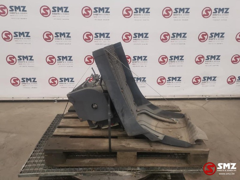 Volvo Occ Spatbord links met luchtketel Volvo FM9 - Carrosserie et extérieur pour Camion: photos 3 Volvo Occ Spatbord links met luchtketel Volvo FM9 - Carrosserie et extérieur pour Camion: photos 3