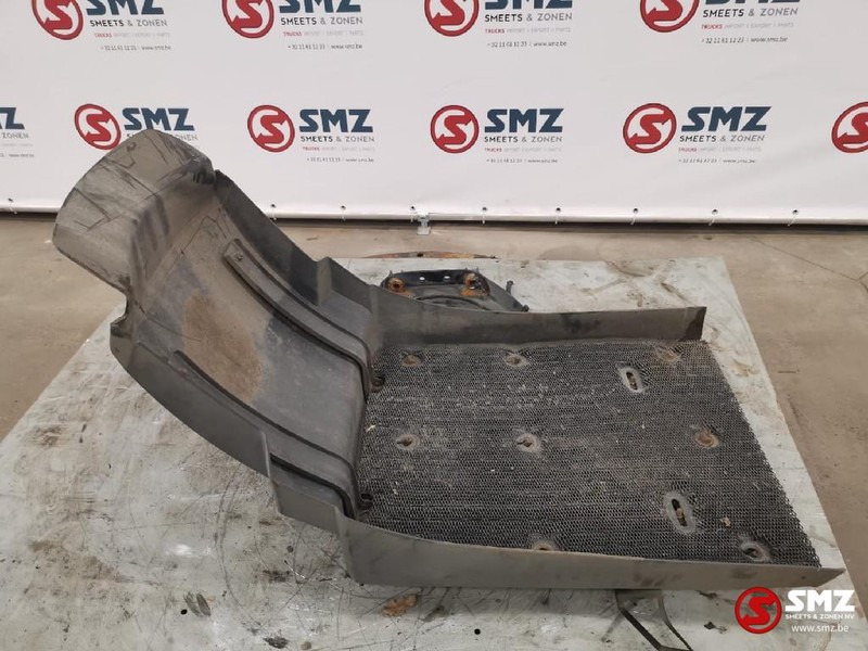 Volvo Occ Spatbord rechts Volvo FM9 - Carrosserie et extérieur pour Camion: photos 2 Volvo Occ Spatbord rechts Volvo FM9 - Carrosserie et extérieur pour Camion: photos 2