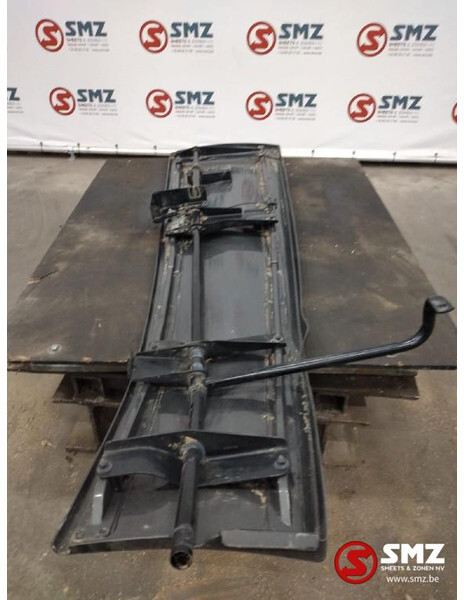 Volvo Occ cabinespoiler links Volvo FH 2371073 - Aérodynamique/ Spoilers pour Camion: photos 2 Volvo Occ cabinespoiler links Volvo FH 2371073 - Aérodynamique/ Spoilers pour Camion: photos 2