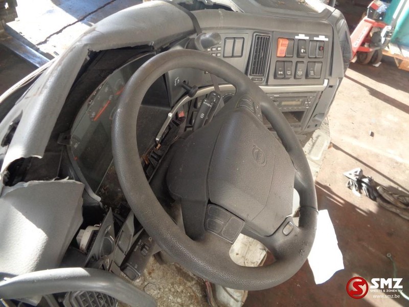 Volvo Occ dashboard volvo FM 450 - Panel de instrumentos pour Camion: photos 3 Volvo Occ dashboard volvo FM 450 - Panel de instrumentos pour Camion: photos 3