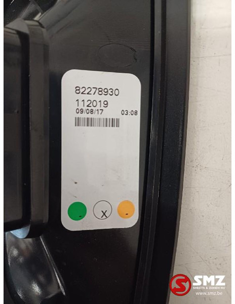 Volvo Occ set cabineverlichting deur + dak + binnen L/R - Cabine et intérieur pour Camion: photos 5 Volvo Occ set cabineverlichting deur + dak + binnen L/R - Cabine et intérieur pour Camion: photos 5