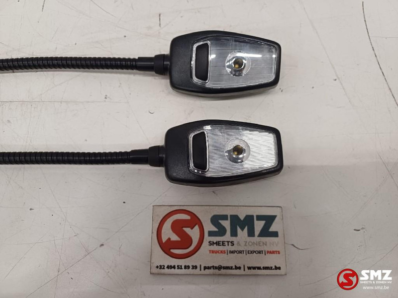 Volvo Occ set van 2 leeslampen Volvo - Cabine et intérieur pour Camion: photos 4 Volvo Occ set van 2 leeslampen Volvo - Cabine et intérieur pour Camion: photos 4