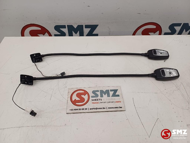 Volvo Occ set van 2 leeslampen Volvo - Cabine et intérieur pour Camion: photos 1 Volvo Occ set van 2 leeslampen Volvo - Cabine et intérieur pour Camion: photos 1