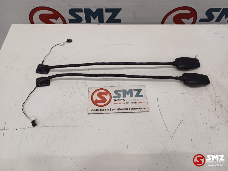 Volvo Occ set van 2 leeslampen Volvo - Cabine et intérieur pour Camion: photos 2 Volvo Occ set van 2 leeslampen Volvo - Cabine et intérieur pour Camion: photos 2