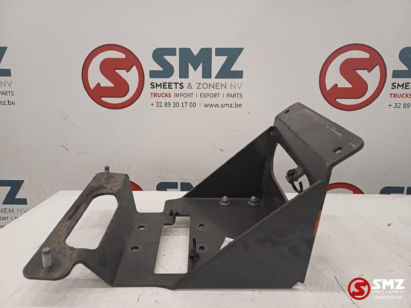Volvo Occ spatbordsteun vooras rechtsachter Volvo - Carrosserie et extérieur pour Camion: photos 5 Volvo Occ spatbordsteun vooras rechtsachter Volvo - Carrosserie et extérieur pour Camion: photos 5