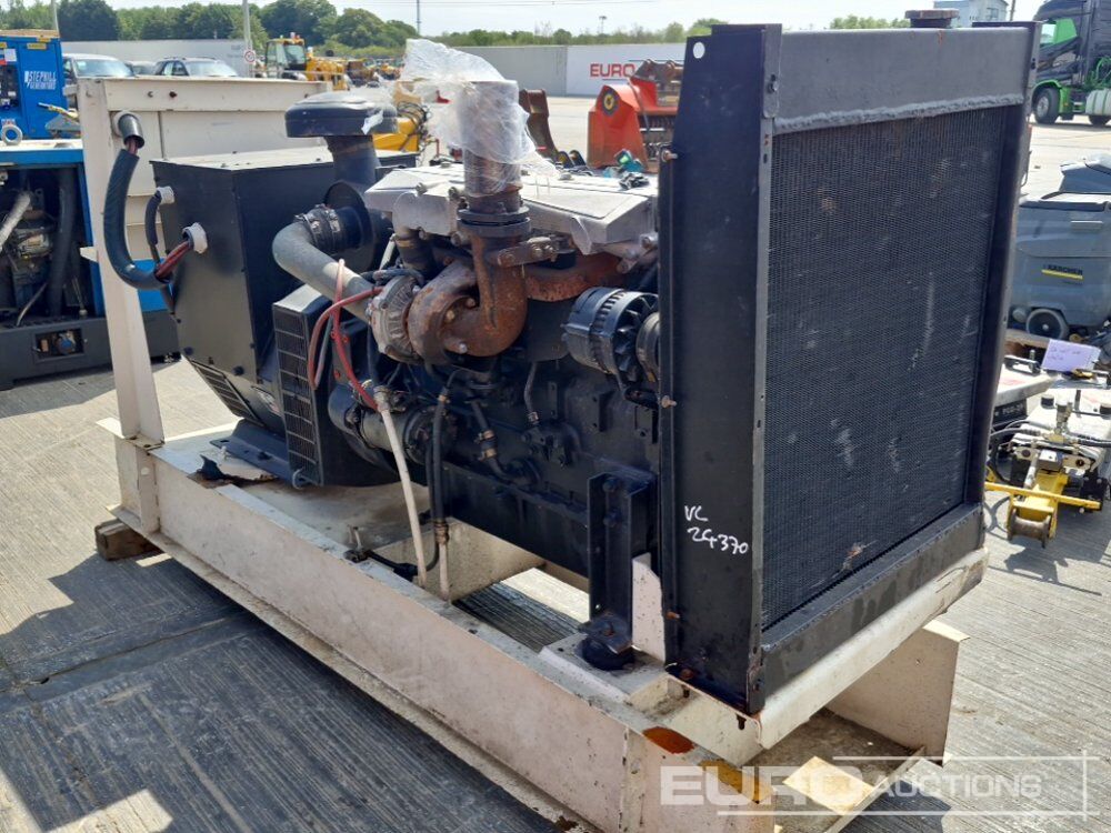 100kVA Generator, Perkins Engine - Groupe électrogène: photos 3 100kVA Generator, Perkins Engine - Groupe électrogène: photos 3
