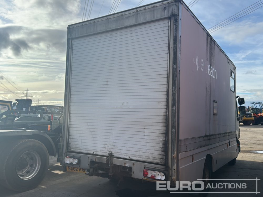 2002 DAF 4x2 Box Lorry, Manual Gearbox (Non Runner) - Camion fourgon: photos 4 2002 DAF 4x2 Box Lorry, Manual Gearbox (Non Runner) - Camion fourgon: photos 4