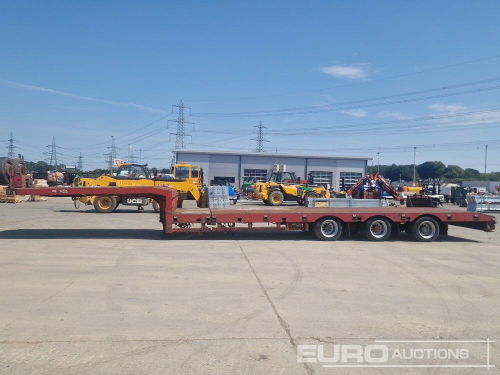 2009 TSR Tri Axle Extendable Stepframe Low Loader Trailer, Out Riggers, Rear Steer, Winch (Plating Certificate Available) - Semi-remorque plateau: photos 2 2009 TSR Tri Axle Extendable Stepframe Low Loader Trailer, Out Riggers, Rear Steer, Winch (Plating Certificate Available) - Semi-remorque plateau: photos 2