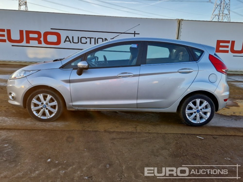 2010 Ford Fiesta - Voiture: photos 2 2010 Ford Fiesta - Voiture: photos 2