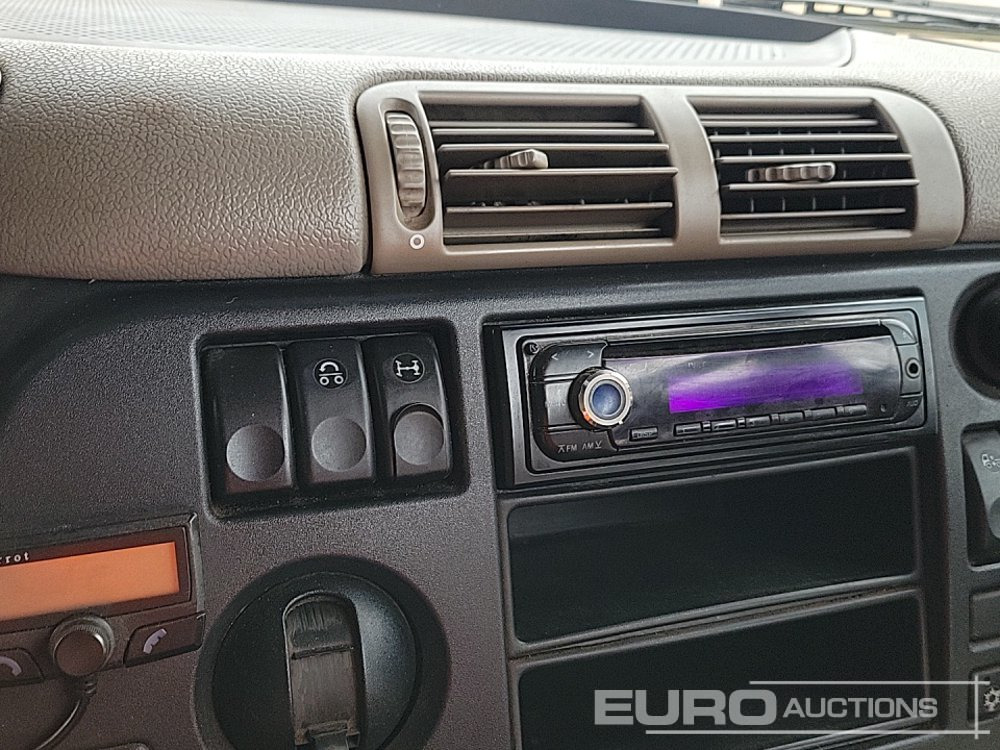 Camion plateau pour transport de équipements lourds 2012 DAF CF: photos 27