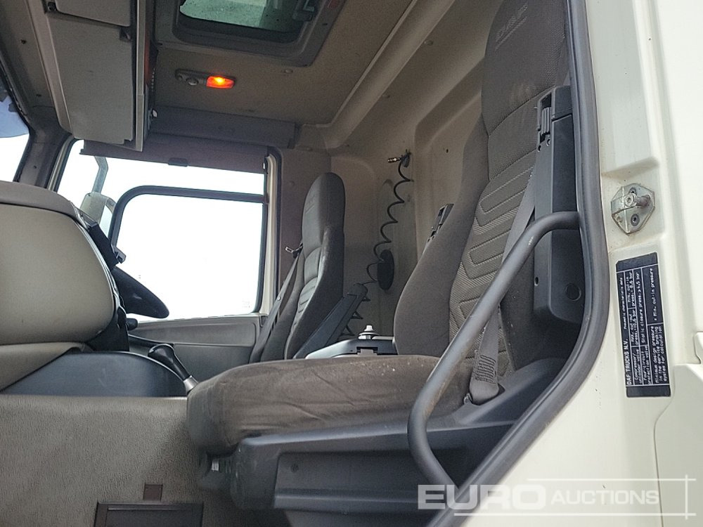 Camion plateau pour transport de équipements lourds 2012 DAF CF: photos 22