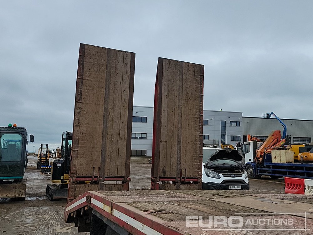 Camion plateau pour transport de équipements lourds 2012 DAF CF: photos 18