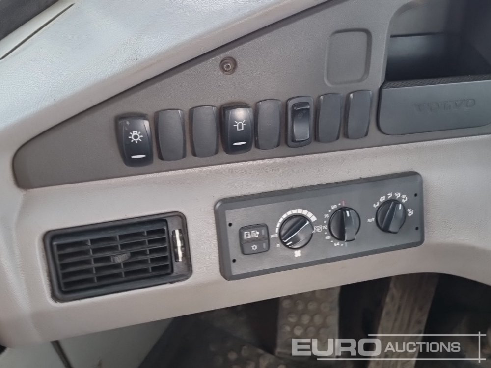 Tombereau articulé 2012 Volvo A25F: photos 37