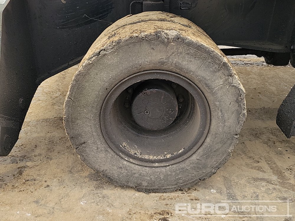 Pelle sur pneus 2013 CAT M325D: photos 13