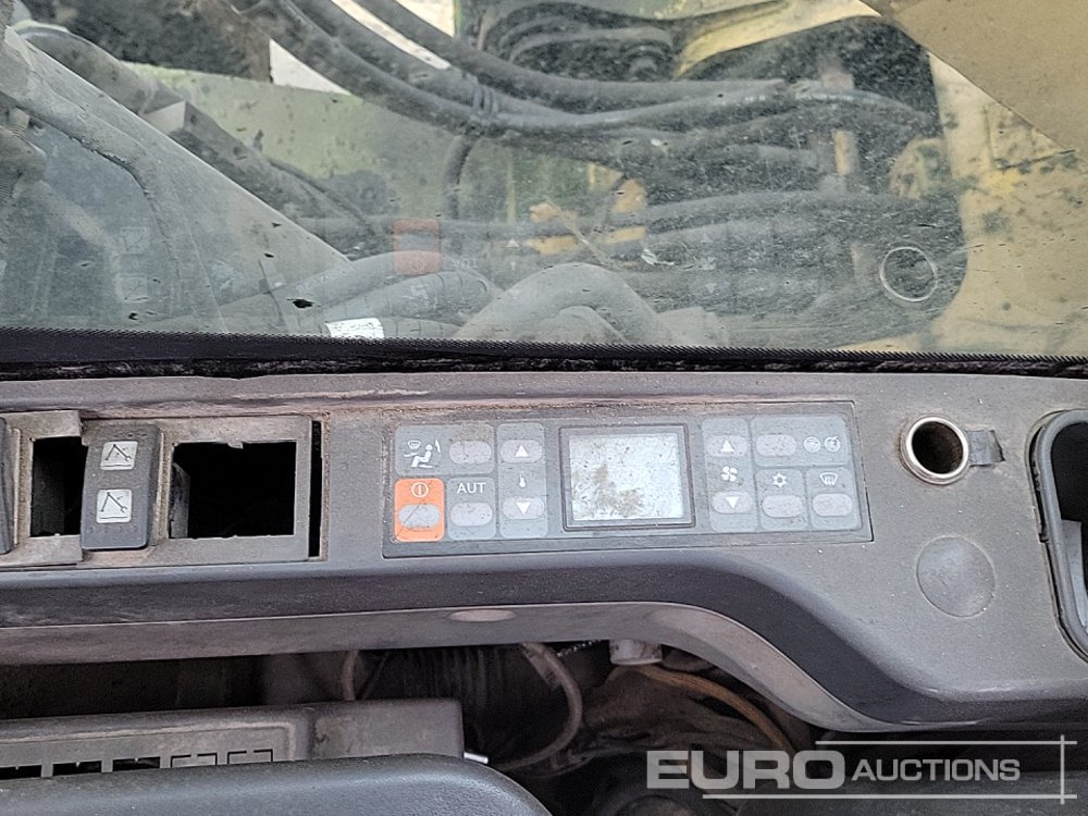 Pelle sur pneus 2013 CAT M325D: photos 34