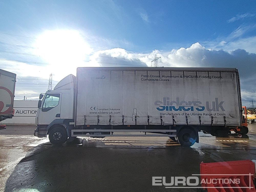 2013 DAF LF55 - Camion à rideaux coulissants: photos 2 2013 DAF LF55 - Camion à rideaux coulissants: photos 2