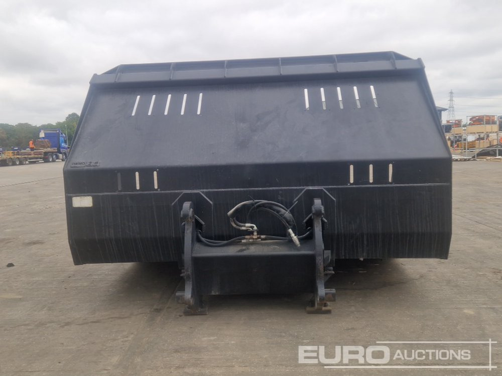 2013 Ulrich 124" Hi Tip Bucket to suit JCB 457HT Wheeled Loader - Godet: photos 4 2013 Ulrich 124" Hi Tip Bucket to suit JCB 457HT Wheeled Loader - Godet: photos 4