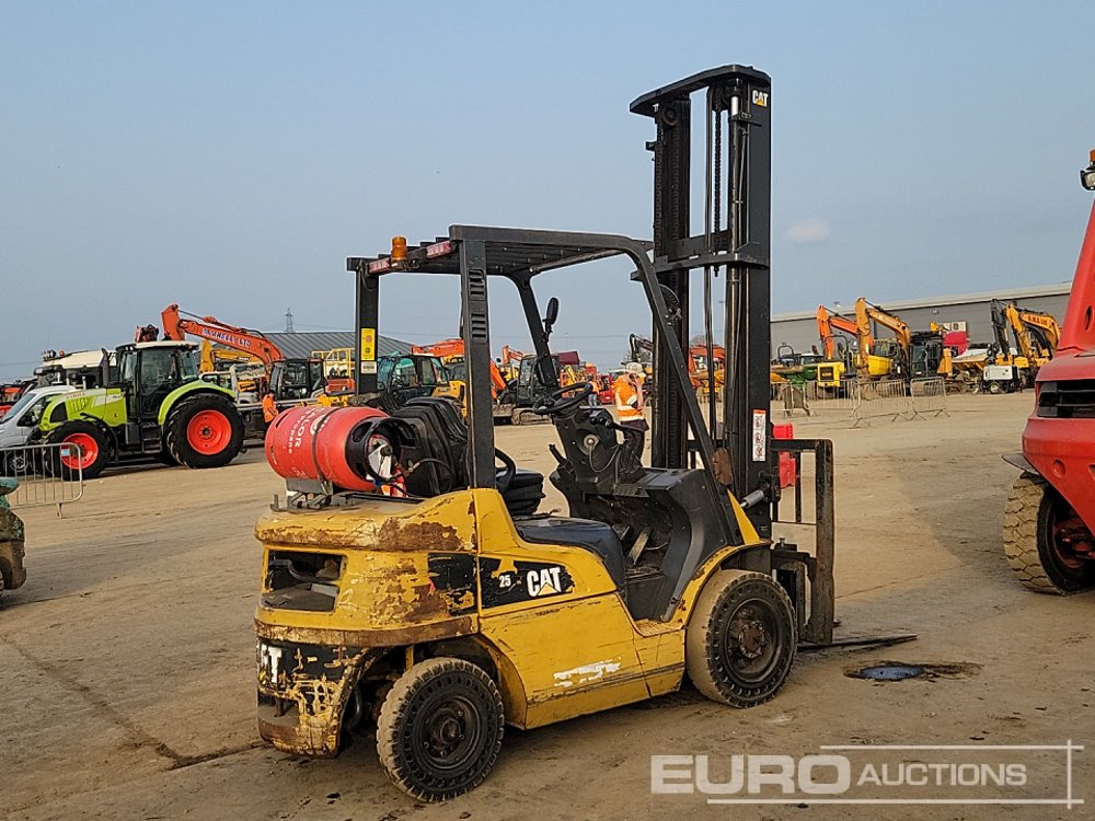 2014 CAT GP25N - Chariot élévateur: photos 5 2014 CAT GP25N - Chariot élévateur: photos 5