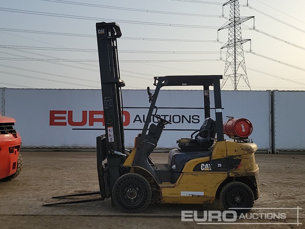 2014 CAT GP25N - Chariot élévateur: photos 2 2014 CAT GP25N - Chariot élévateur: photos 2
