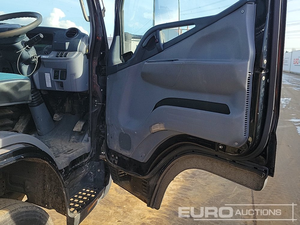 Camion plateau pour transport de équipements lourds 2014 Mitsubishi Canter 7C15: photos 19 Camion plateau pour transport de équipements lourds 2014 Mitsubishi Canter 7C15: photos 19