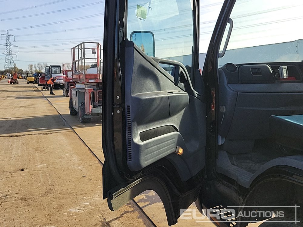 Camion plateau pour transport de équipements lourds 2014 Mitsubishi Canter 7C15: photos 17 Camion plateau pour transport de équipements lourds 2014 Mitsubishi Canter 7C15: photos 17