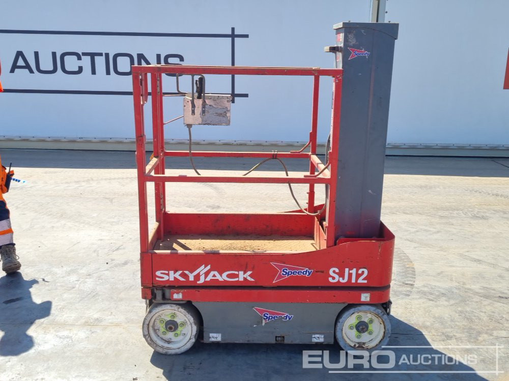 2014 SkyJack SJ12 - Nacelle: photos 2 2014 SkyJack SJ12 - Nacelle: photos 2