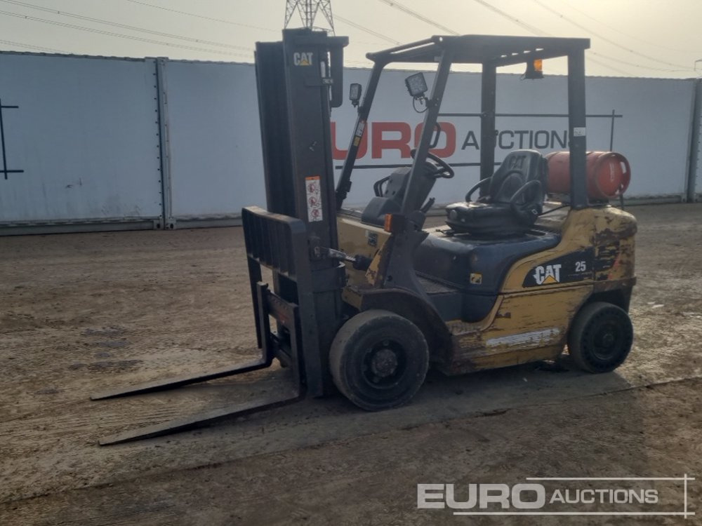 2015 CAT GP25N - Chariot élévateur: photos 1 2015 CAT GP25N - Chariot élévateur: photos 1