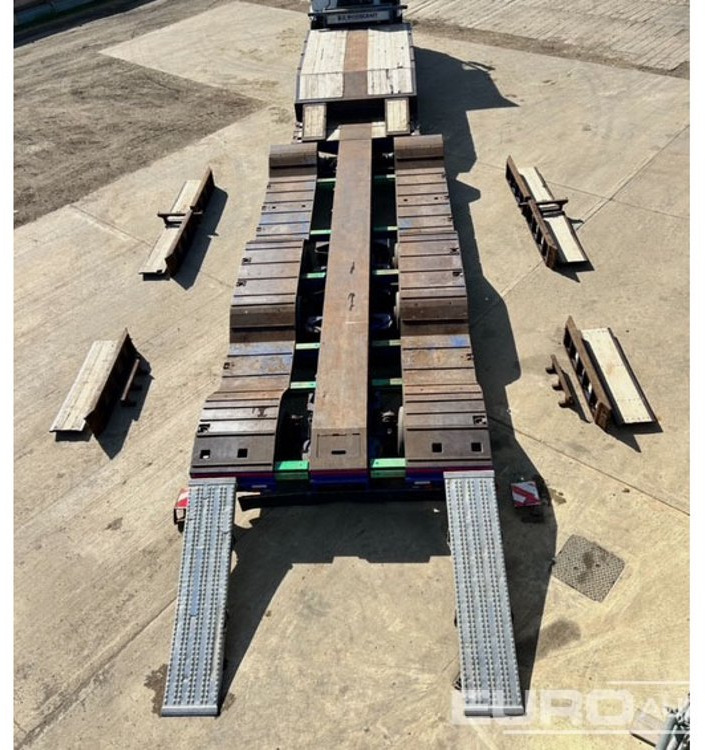 2015 Cheiftain Tri Axle Extenable Low Loader Trailer - Semi-remorque surbaissé: photos 4 2015 Cheiftain Tri Axle Extenable Low Loader Trailer - Semi-remorque surbaissé: photos 4