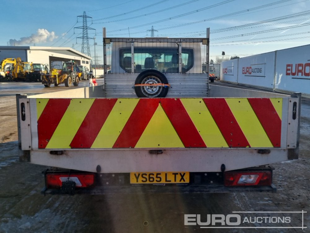 2015 Ford Transit 350 - Utilitaire plateau: photos 4 2015 Ford Transit 350 - Utilitaire plateau: photos 4