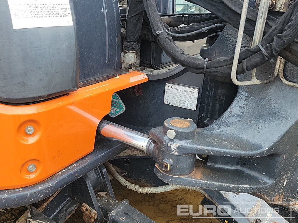 Mini pelle 2015 Hitachi ZX65USB-5A CLR: photos 21