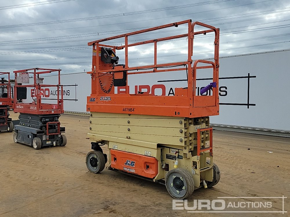 2015 JLG 2632ES - Nacelle: photos 3 2015 JLG 2632ES - Nacelle: photos 3