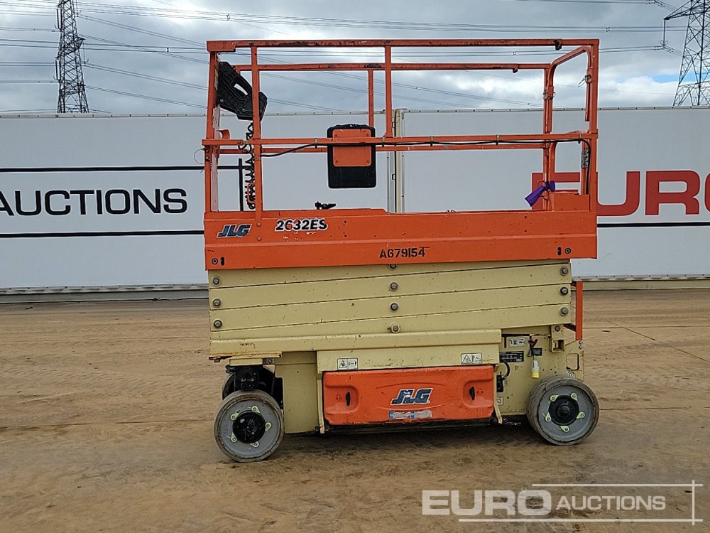 2015 JLG 2632ES - Nacelle: photos 2 2015 JLG 2632ES - Nacelle: photos 2