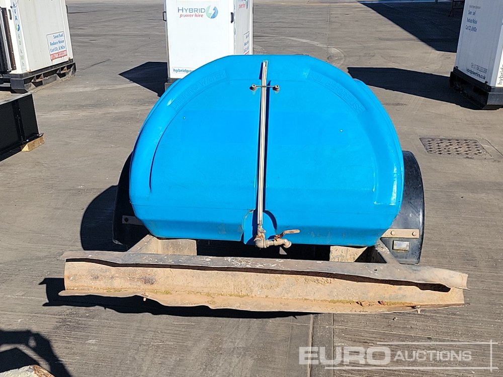 2016 Bowser Supply Single Axle Plastic Water Bowser - Cuve de stockage: photos 4 2016 Bowser Supply Single Axle Plastic Water Bowser - Cuve de stockage: photos 4