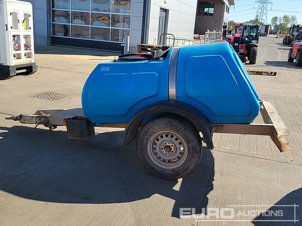 2016 Bowser Supply Single Axle Plastic Water Bowser - Cuve de stockage: photos 2 2016 Bowser Supply Single Axle Plastic Water Bowser - Cuve de stockage: photos 2