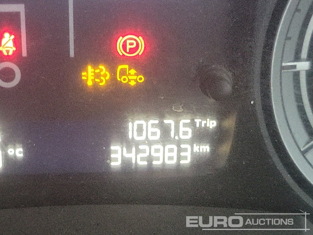 Camion plateau pour transport de équipements lourds 2016 DAF 210: photos 32