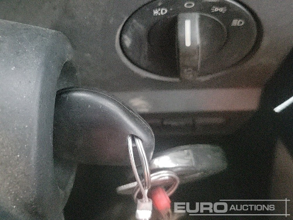 Camion plateau pour transport de équipements lourds 2016 DAF 210: photos 31