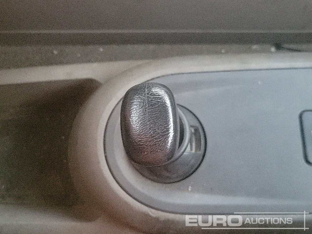 Camion plateau pour transport de équipements lourds 2016 DAF 210: photos 20