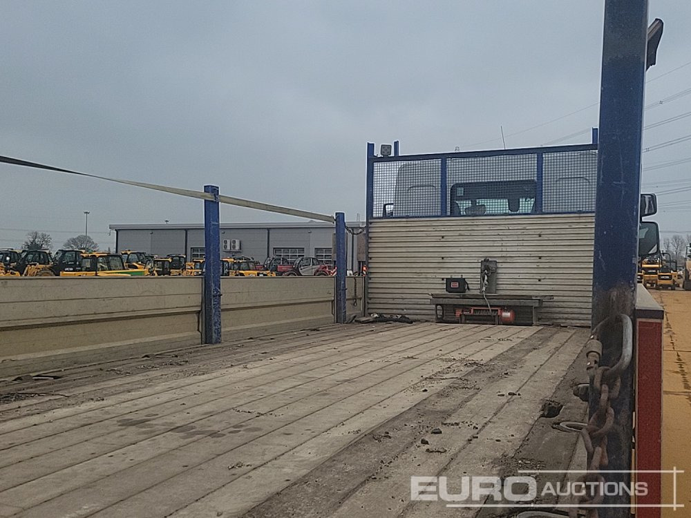 Camion plateau pour transport de équipements lourds 2016 DAF 210: photos 13